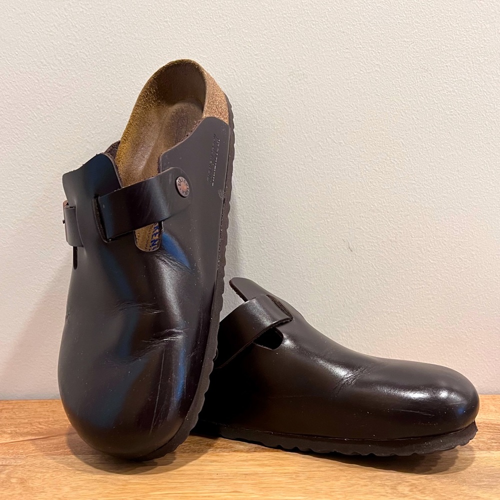 Birkenstock Bostons in Oiled Brown Leather
